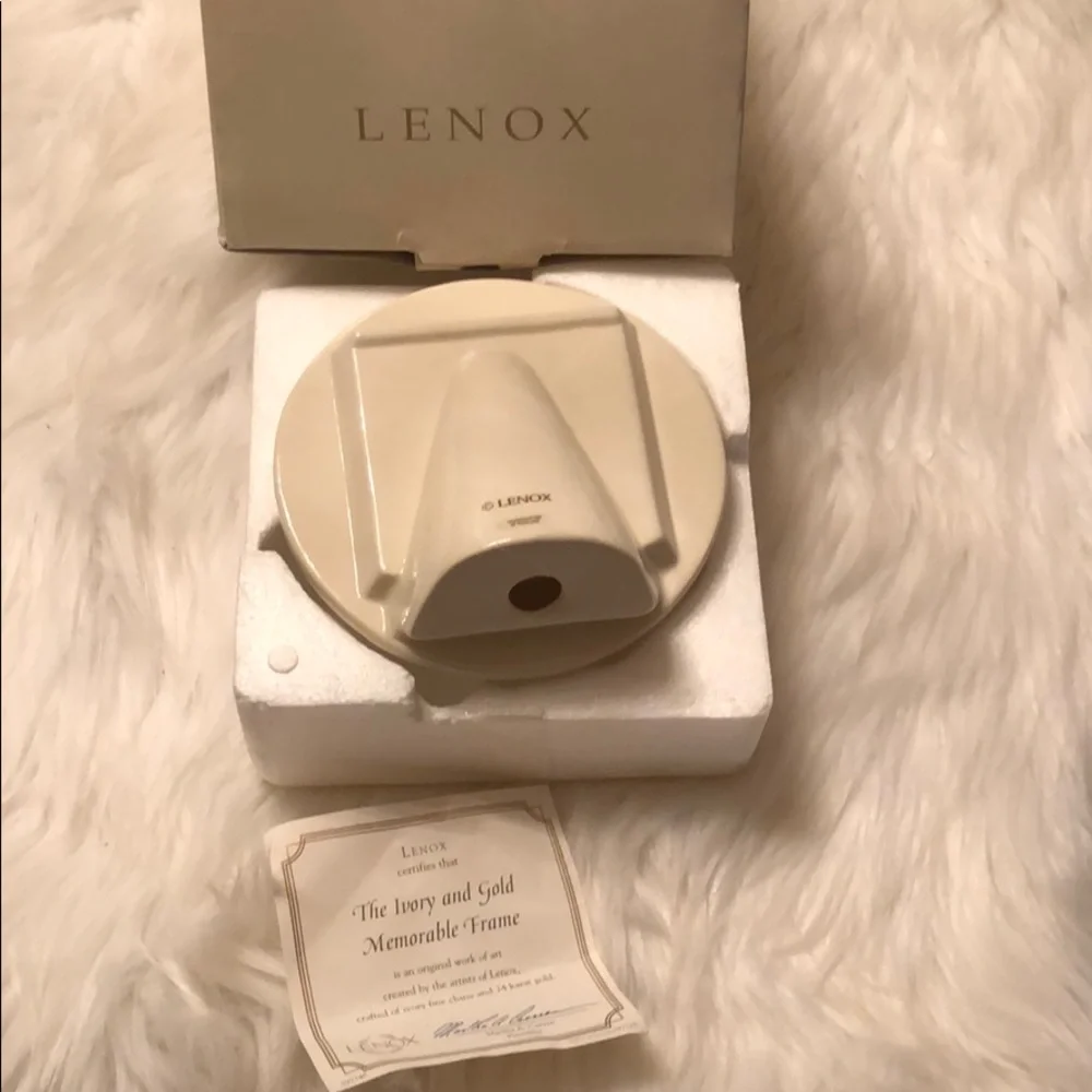 Lenox Ivory & Gold Memorable Frame Fine Ivory China 24K Gold Accent w/ Box & COA